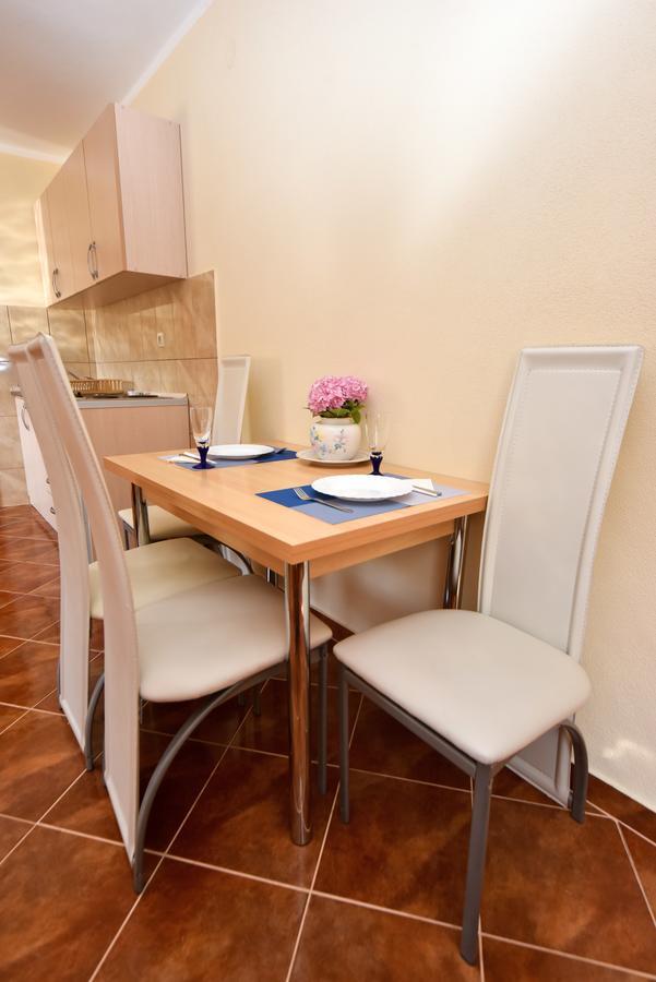 Apartmani Stanisic ชานจ์ ภายนอก รูปภาพ