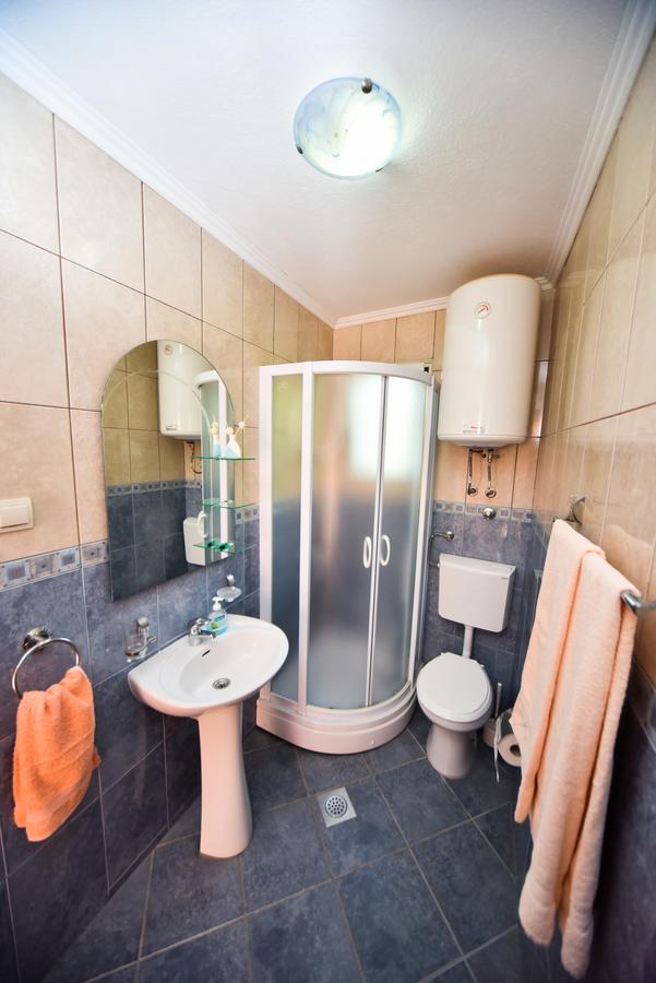 Apartmani Stanisic ชานจ์ ภายนอก รูปภาพ