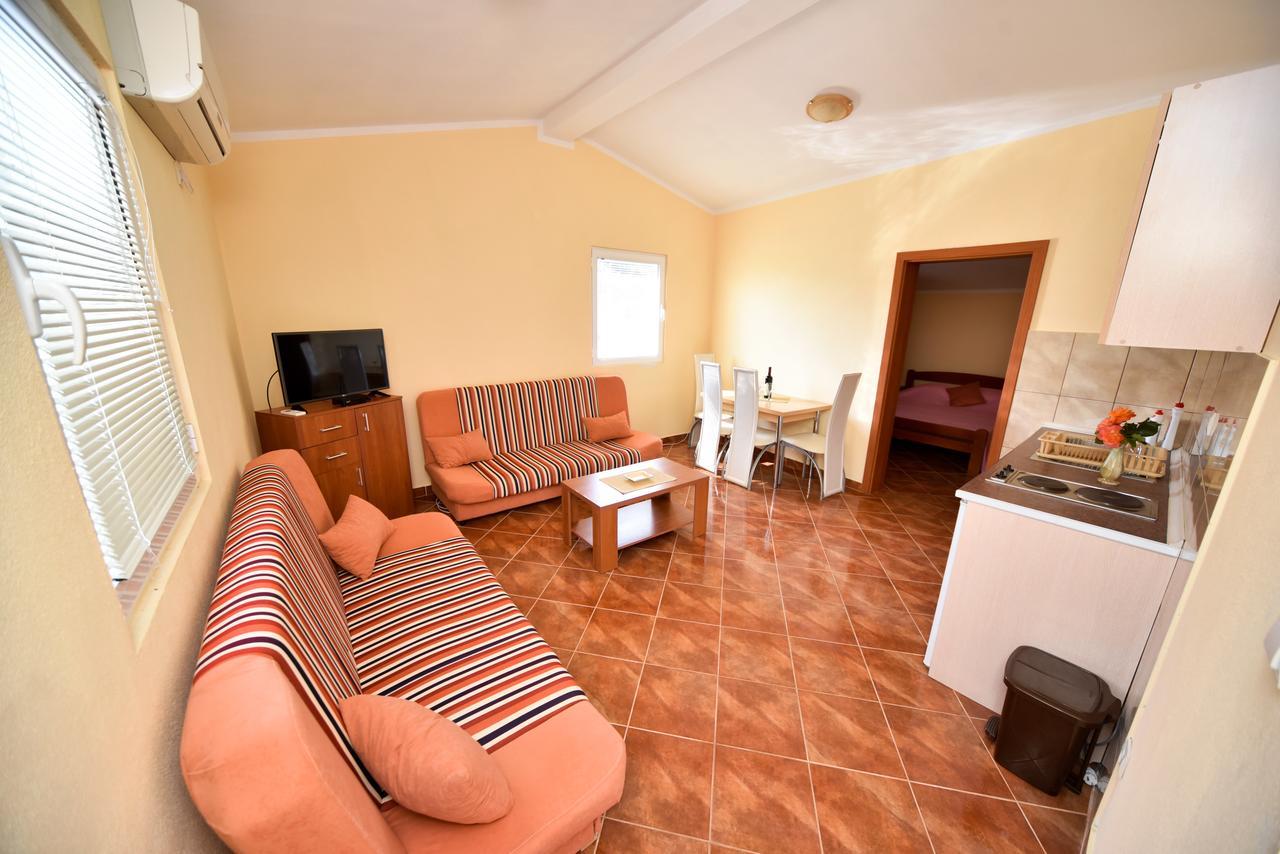 Apartmani Stanisic ชานจ์ ภายนอก รูปภาพ