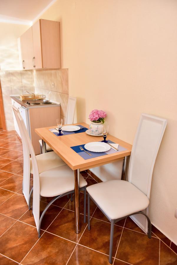Apartmani Stanisic ชานจ์ ภายนอก รูปภาพ