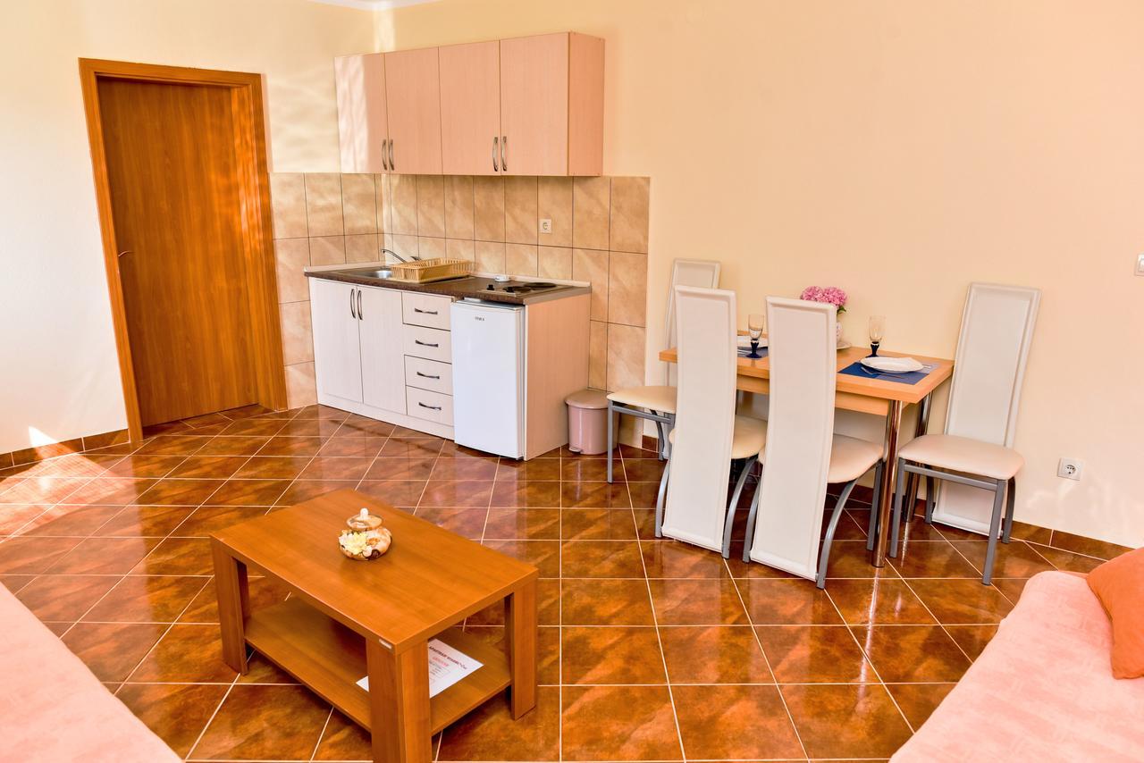 Apartmani Stanisic ชานจ์ ภายนอก รูปภาพ