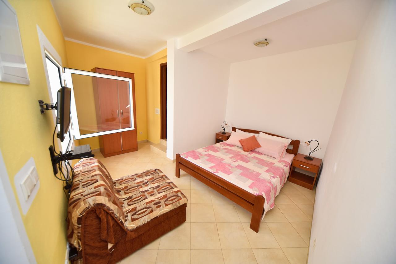 Apartmani Stanisic ชานจ์ ภายนอก รูปภาพ