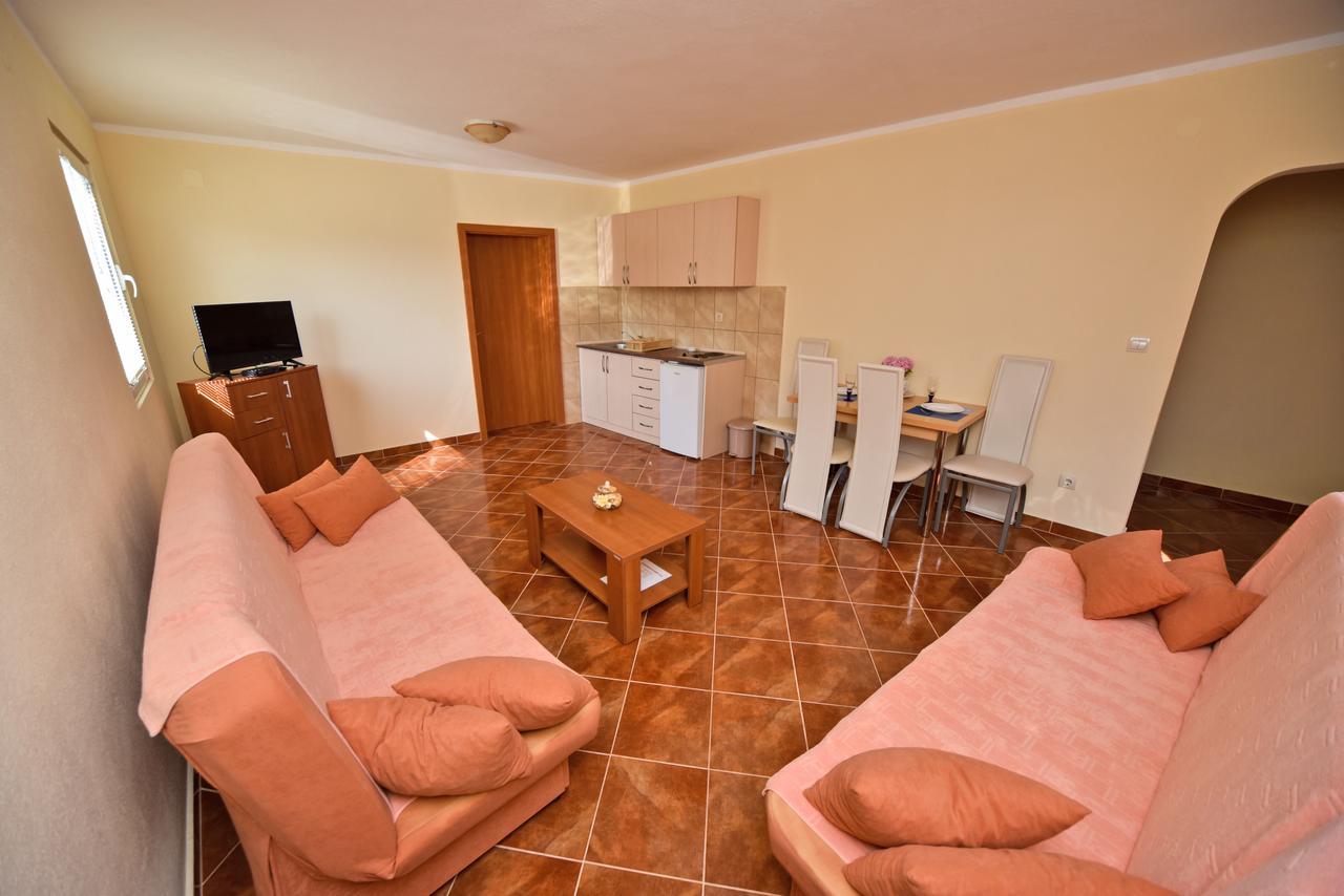 Apartmani Stanisic ชานจ์ ภายนอก รูปภาพ