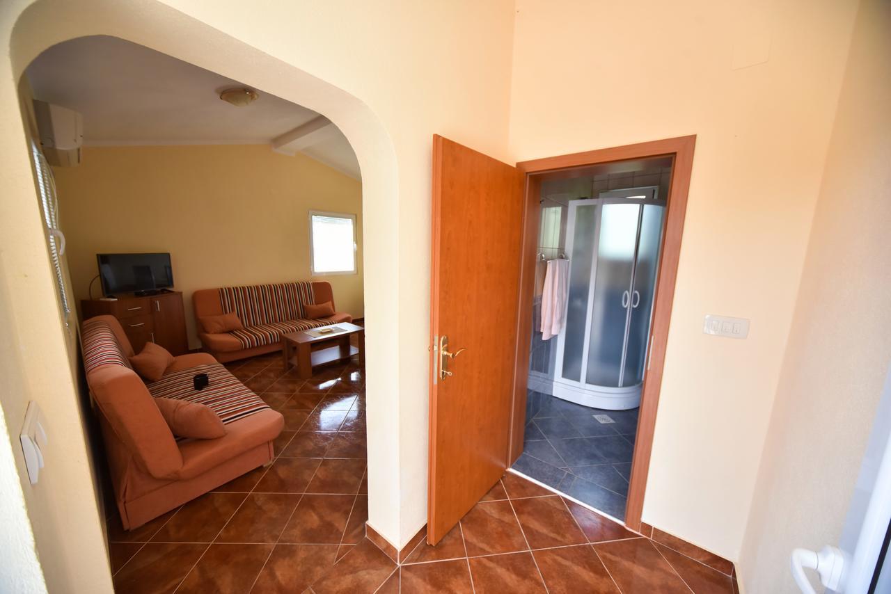 Apartmani Stanisic ชานจ์ ภายนอก รูปภาพ
